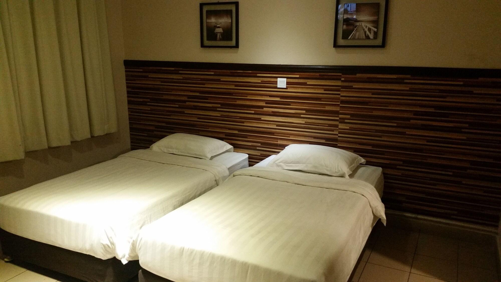 Hotel Sri Iskandar Kota Kinabalu Dış mekan fotoğraf
